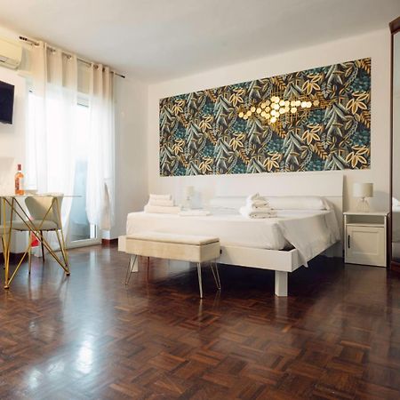 Bari Central Suite - Central Apartment With Sea View - باري المظهر الخارجي الصورة