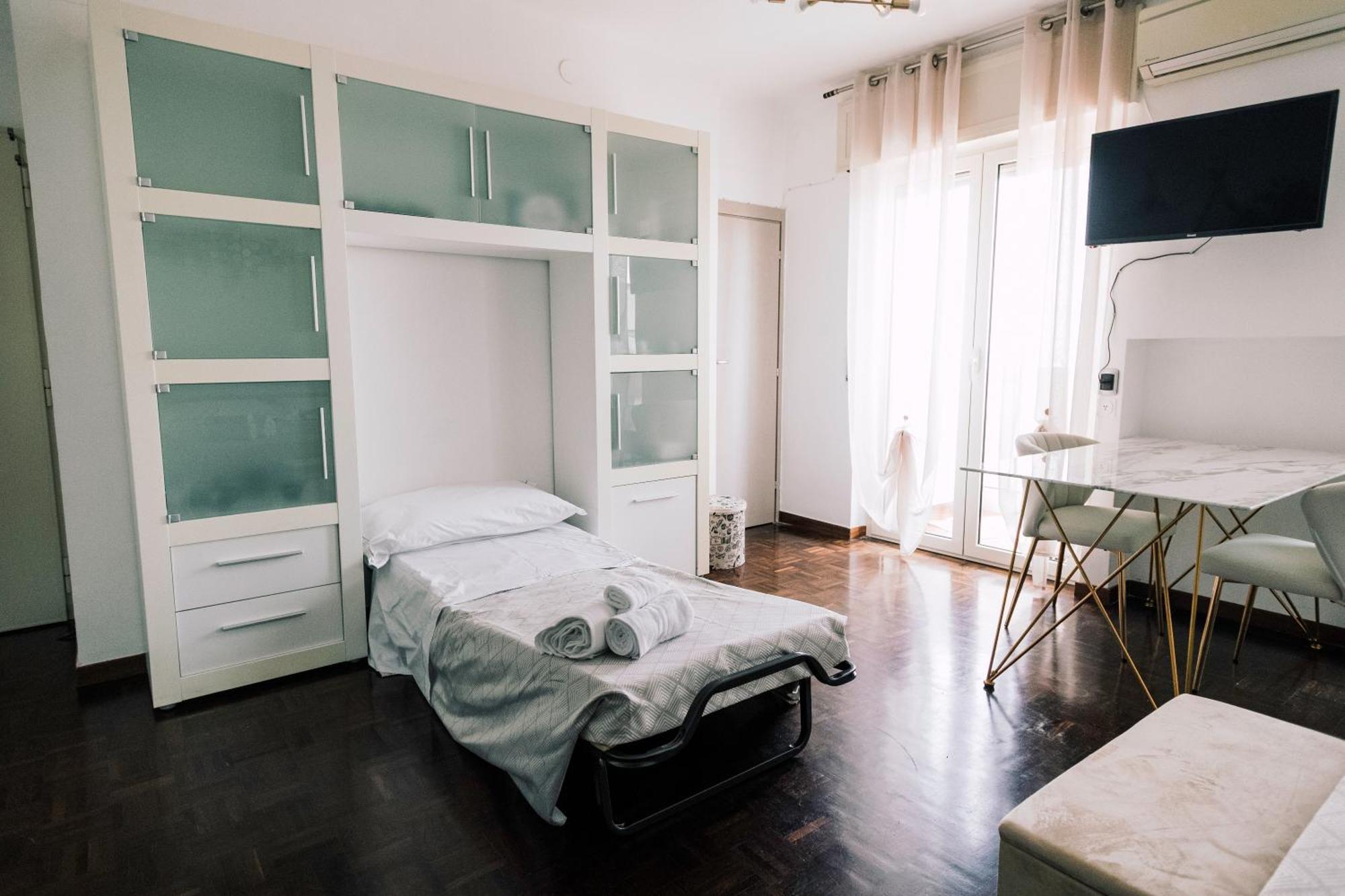 Bari Central Suite - Central Apartment With Sea View - باري المظهر الخارجي الصورة